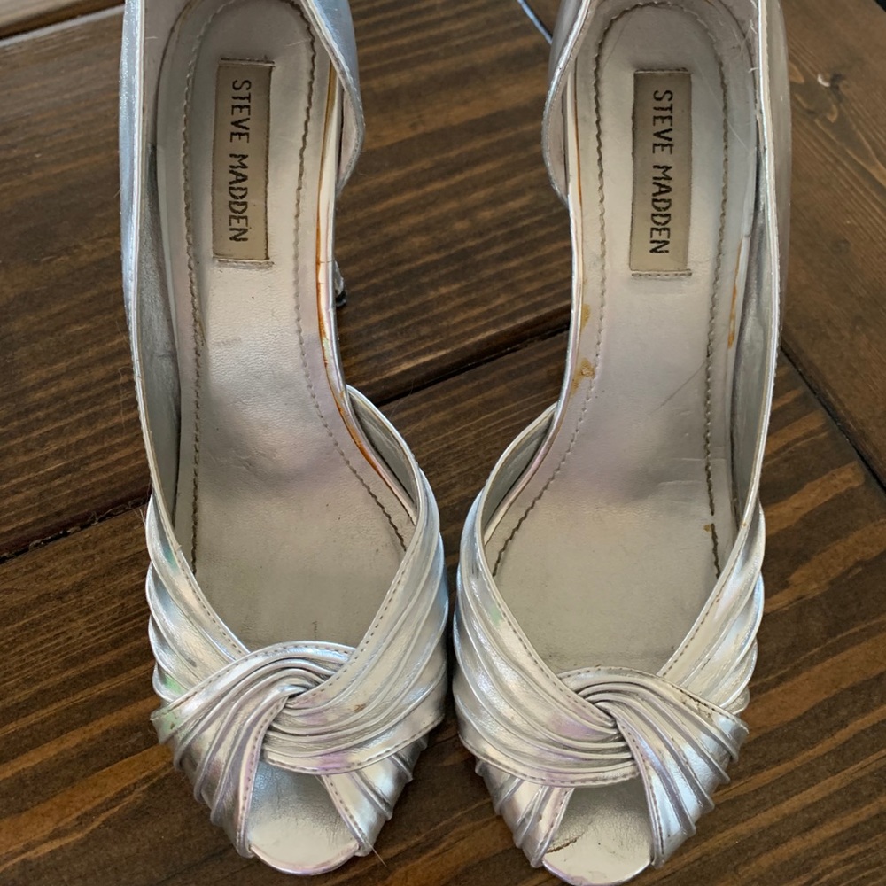 Steve Madden Silver Heels size 8.5